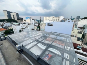 Mái kính xếp lớp sân thượng Quận 1