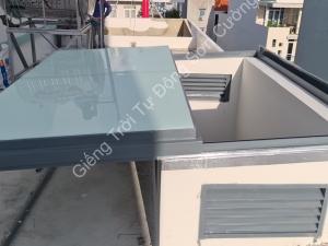 Giếng trời Đóng tự động, có quay tay khi mất điện 01